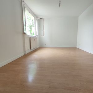 Location Appartement 1 pièce 26m² - Photo 3