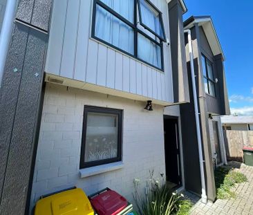 2 Bedrooms on Pakuranga Rd - Photo 1