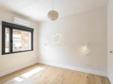 Excellent 2 Bedroom apartment for rent in Hispanoamérica, Madrid - Photo 3