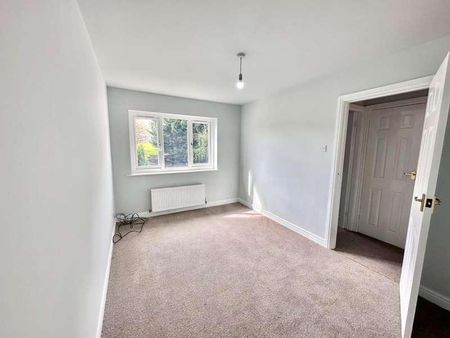 Brookdale Bank, Milnsbridge, Huddersfield, HD3 - Photo 4