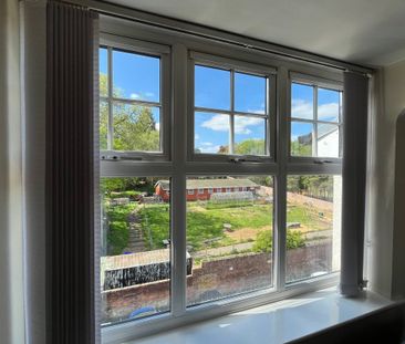 Roebuck Close - Photo 1