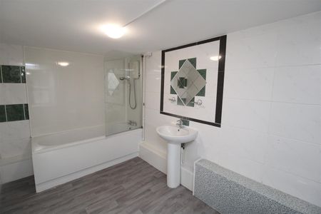 House - Terraced For Rent Tyntyla Road, Pentre - Photo 4