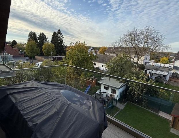 Helle 5-Zimmer Maisonette Wohnung mit Balkon in Köln Weiler - Foto 1