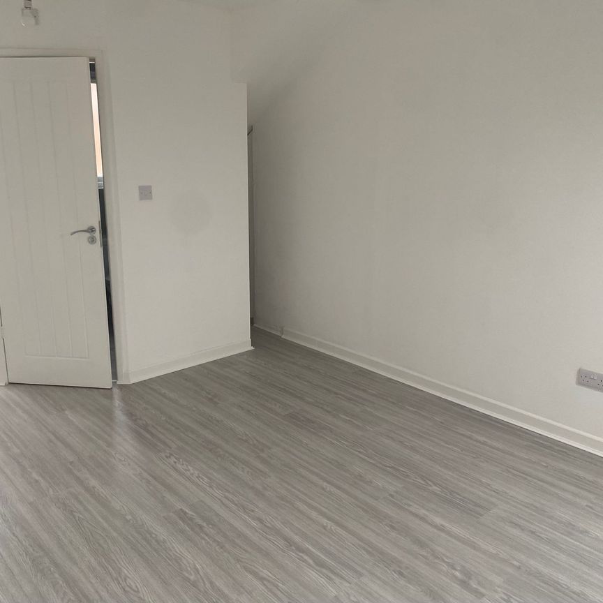 Stoney Stanton Road, Hillfields - Photo 1