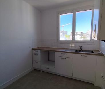 Location Appartement 4 pièces 71m² BREST 29200 - Photo 2