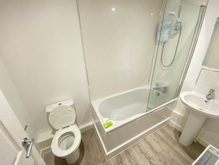 2 Bed Student Accommodation - Photo 4