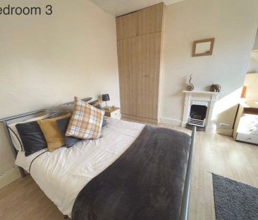4 bedroom terraced house to rent - Photo 3