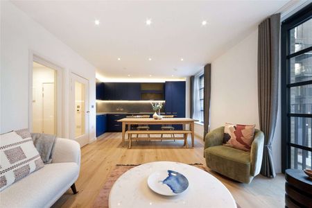 Internally designed to a high standard, this stunning 3-bedroom, 3-bathroom townhouse in the sought-after Good Luck Hope development offers the perfect blend of luxury and comfort. - Photo 3