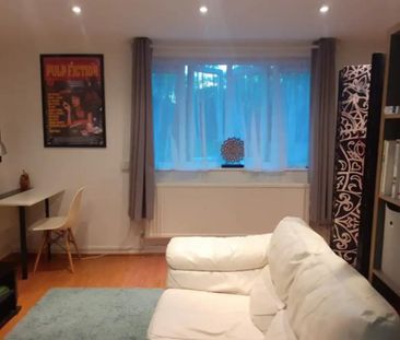 Studio Flat, Hawes Street, N1 - Photo 3