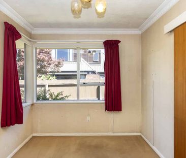 Spacious Unit - Photo 4