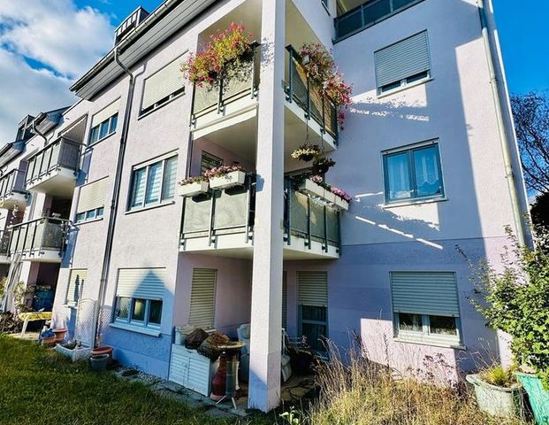 Erstbezug nach Sanierung – charmante 3-R-Gartenwohnung mit Terrasse und TG-Stellplatz - Photo 1