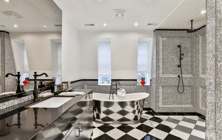 For Lease - 38 Beaconsfield Avenue Unit# Main House, Toronto, Ontario - Photo 4