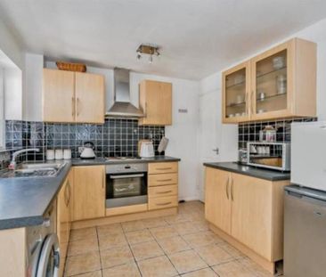 2 bedroom semi-detached house to rent - Photo 6