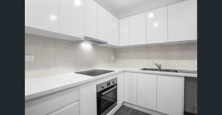 Luxurious Living in the Heart of the City - Newly Renovated 4 Bedroom Terrace - Photo 5