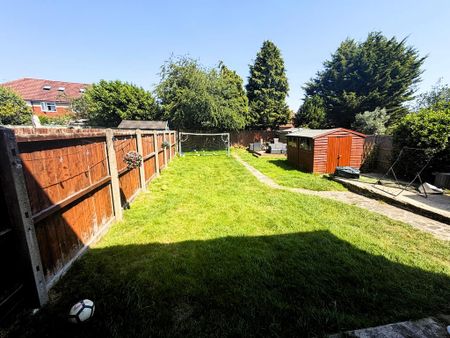 3 bedroom semi-detached house to rent - Photo 2