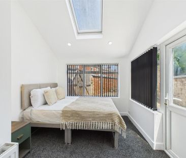 1 bedroom in a house share to rent - Photo 6