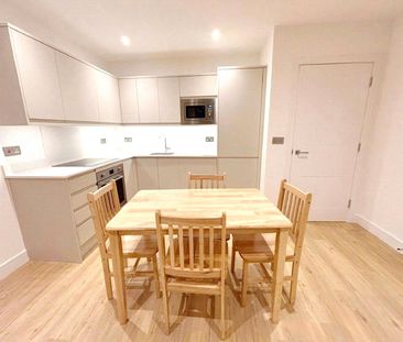 Farnborough Road, Farnborough, Surrey, GU14 - Photo 4