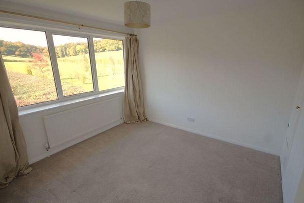 4 bedroom terraced house to rent - Photo 1