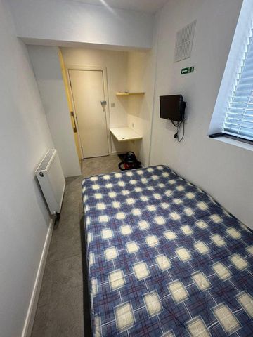 5 bedroom flat to rent - Photo 5