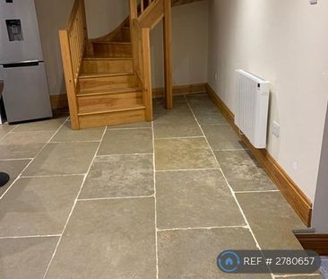 2 bedroom semi-detached house to rent - Photo 6