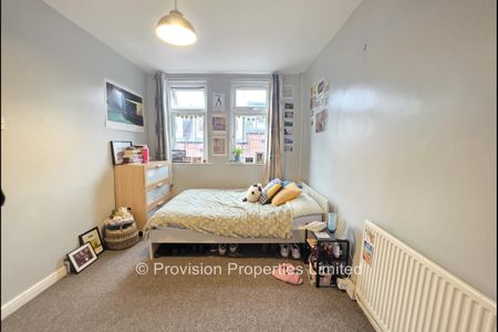 6 Bedroom Houses Hyde Park Leeds - Photo 2