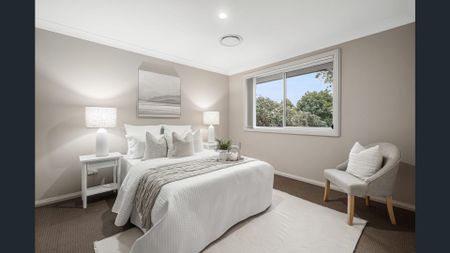 A Stunning Family Home in the Heart of Schofields !! - Photo 3