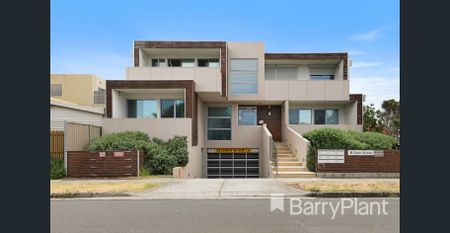 Modern Coastal Living - Photo 4