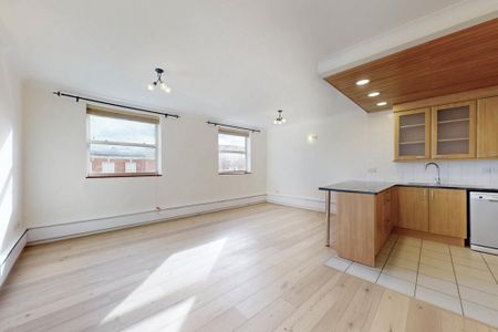 3 bedroom apartment to rent - Photo 2