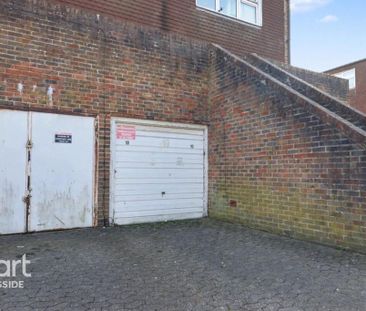 3 bedroom maisonette to rent - Photo 4