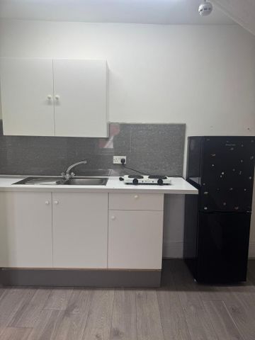 Studio to rent - Photo 4