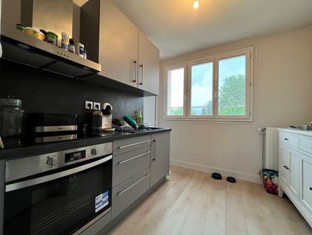 Location Appartement 3 pièces 62m² ST MARTIN D HERES 38400 - Photo 4