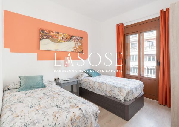 Apartment 63m² with terrace to rent in Dreta de l'Eixample, Barcelona