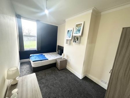 Colmore Road (room 2), Upper Worltey, Leeds - Photo 2