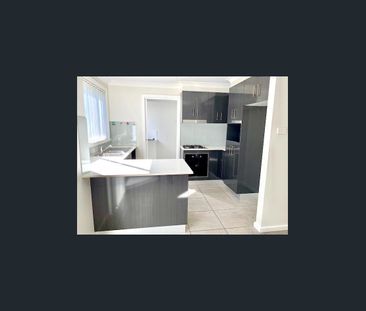 Stunning Modern 3-Bedroom Duplex | Quiet & Convenient Location - Photo 4