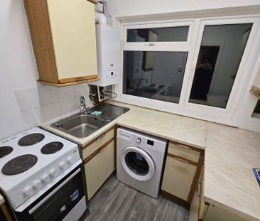 2 bedroom maisonette to rent - Photo 2