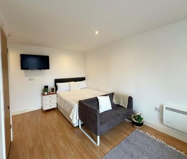 Studio to rent - Photo 2