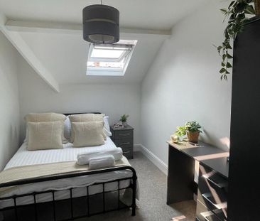 8 bedroom terraced house to rent - Photo 6