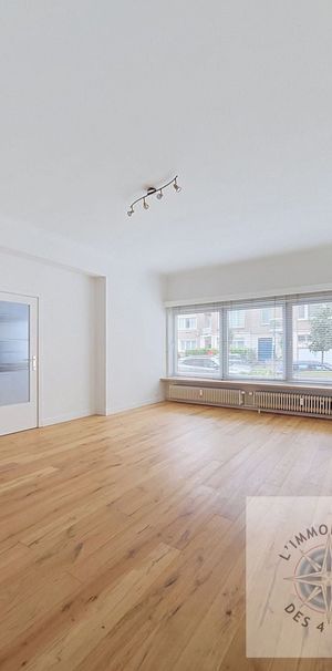 Appartement te huur in Elsene voor € 1.100 met 1 slaapkamer - Photo 1