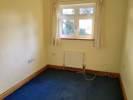 TWO BEDROOM GROUND FLOOR, CHARMINSTER (P00226) - Photo 2