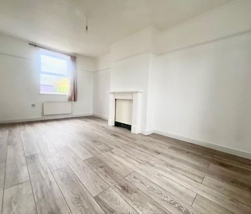 3 bedroom House To Let - Photo 2