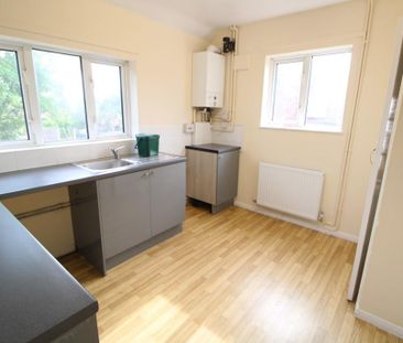2 bedroom maisonette to rent - Photo 2