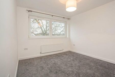 3 bedroom maisonette to rent - Photo 4