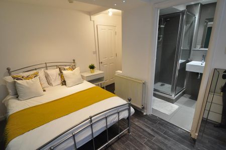 6 bedroom terraced house to rent - Photo 4