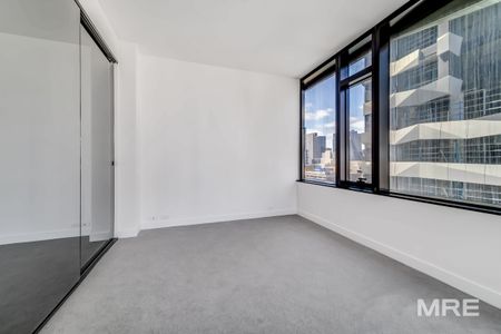 Spacious corner residence in the heart of Fulton Lane - Photo 2
