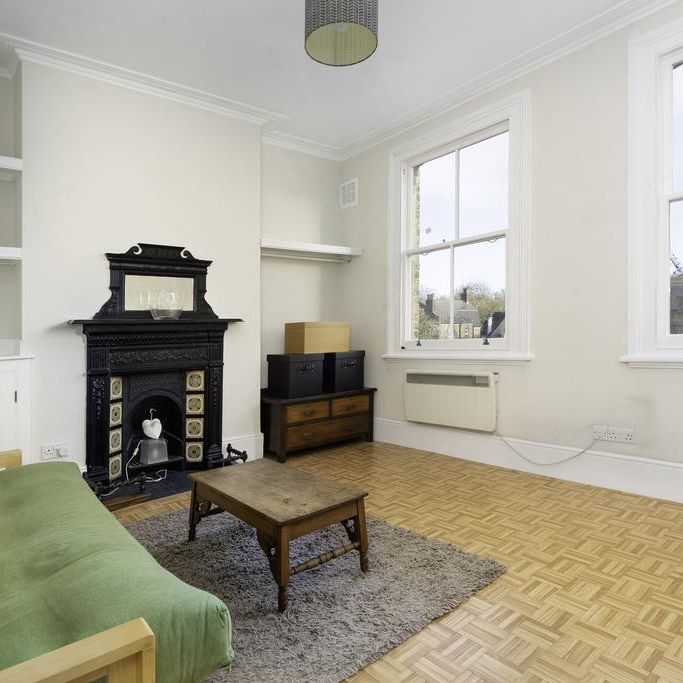 Studio to rent - Photo 1