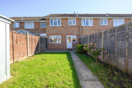 3 bedroom terraced house to rent - Photo 2
