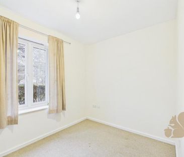 2 bedroom ground floor flat to rent - Photo 5