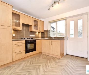 3 bedroom mews to rent - Photo 5