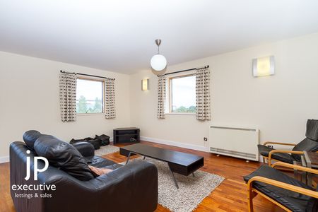 HENKE COURT CARDIFF BAY UNFURNISHED TWO BEDROOM APARTMENT WITH WATER VIEWS - Photo 2