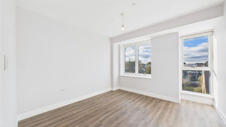 London Road, Camberley, Surrey, GU15 - Photo 2